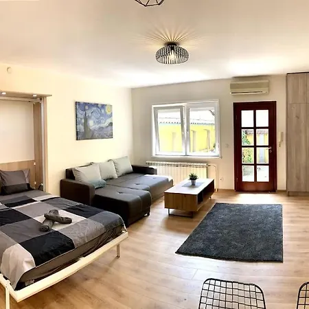 Starlight Retreat * Βελιγράδι